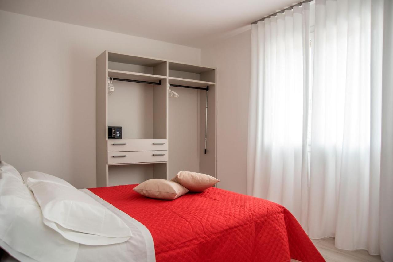 Camelot Red - Appartamenti Верона Экстерьер фото